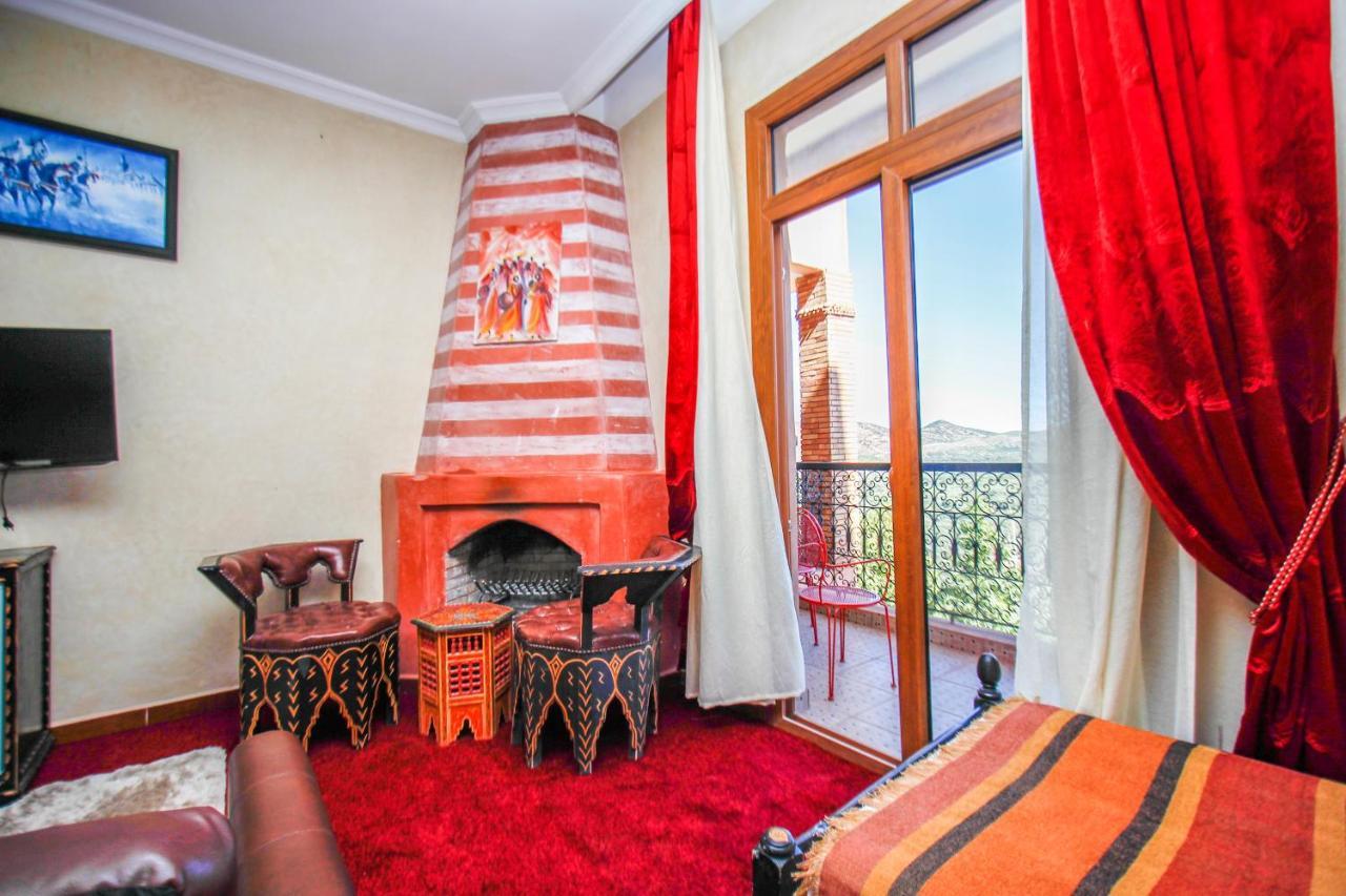 Kasbah Ait Oumghar Hotel Demnat Luaran gambar